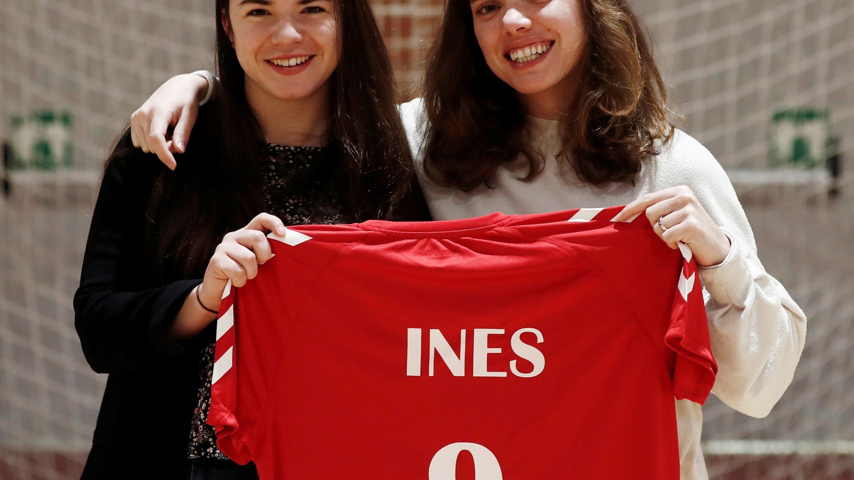 El fútbol femenino se moviliza en la lucha contra el cáncer