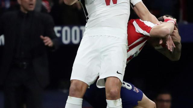 Roberto Soldado ante el Atlético de Madrid