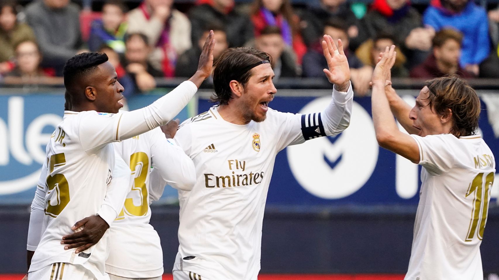Los jugadores del Real Madrid celebran la victoria ante Osasuna