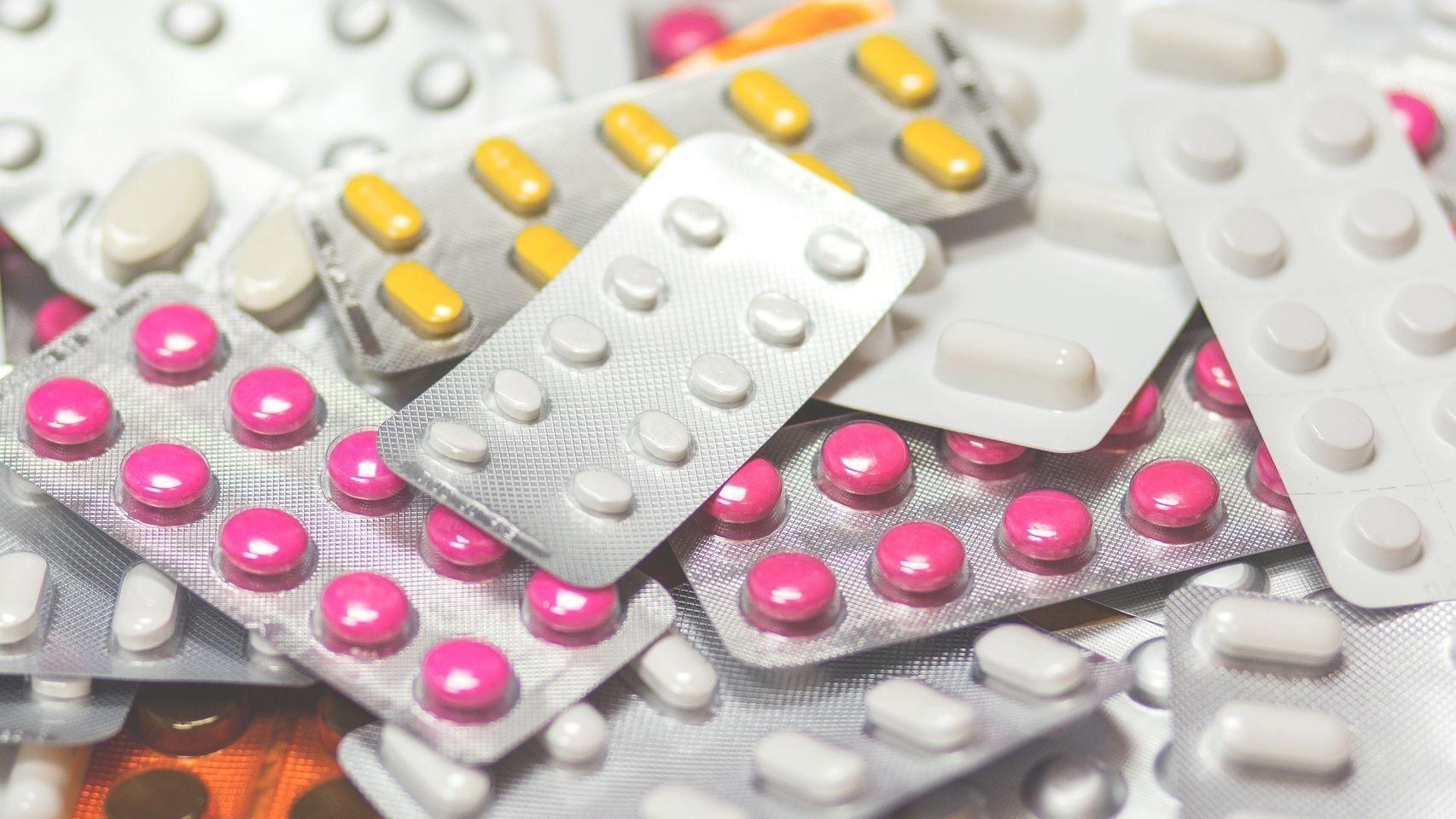 Unos blísteres de diferentes medicamentos.