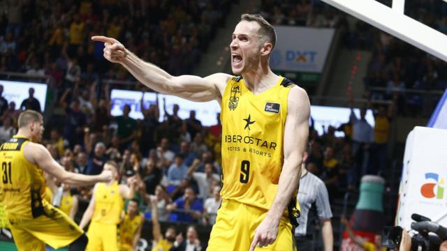 Marcelinho Huertas, durante un partido con Iberostar Tenerife