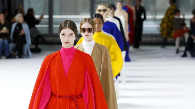 Modelos luciendo los diseños de la nueva colección de Carolina Herrera.