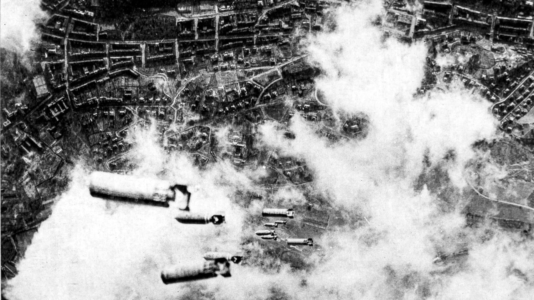Un total de 796 aviones sobrevolaron y redujeron Dresde a cenizas