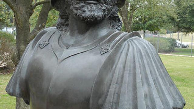 Busto dedicado a Álvar Núñez Cabeza de Vaca en Houston, Texas.