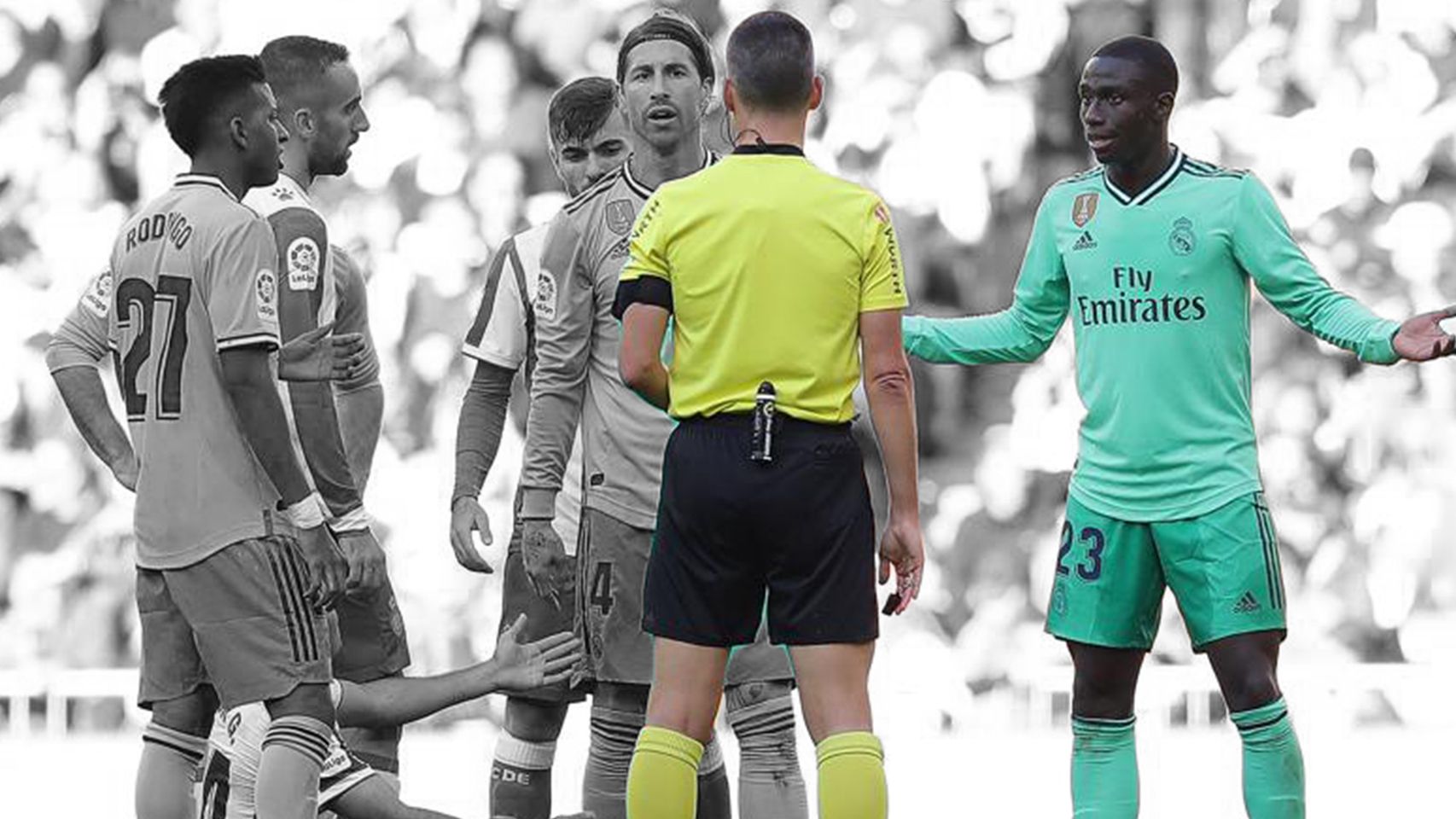 Ferland Mendy, junto a sus compañeros, protestando al ver una tarjeta amarilla