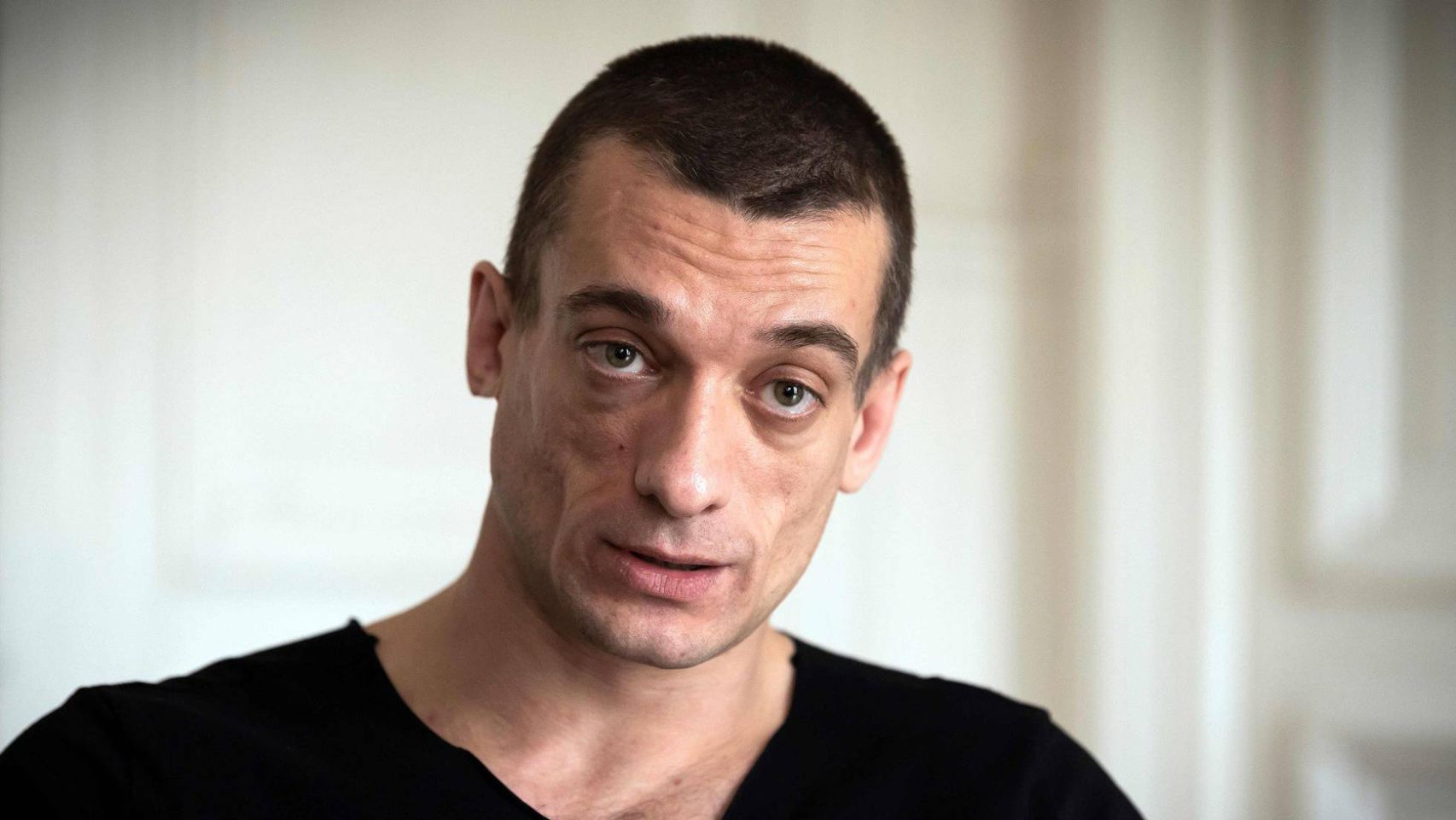 El artista ruso Piotr Pavlenski.