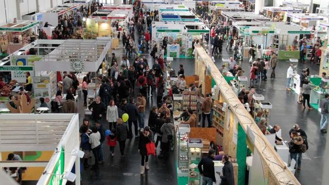 Asistentes a una de las ediciones de BioCultura.