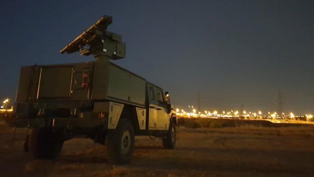 El lanzador de misiles instalado sobre un VAMTAC ST5, sistema al que se le conoce como 'jabalí'.