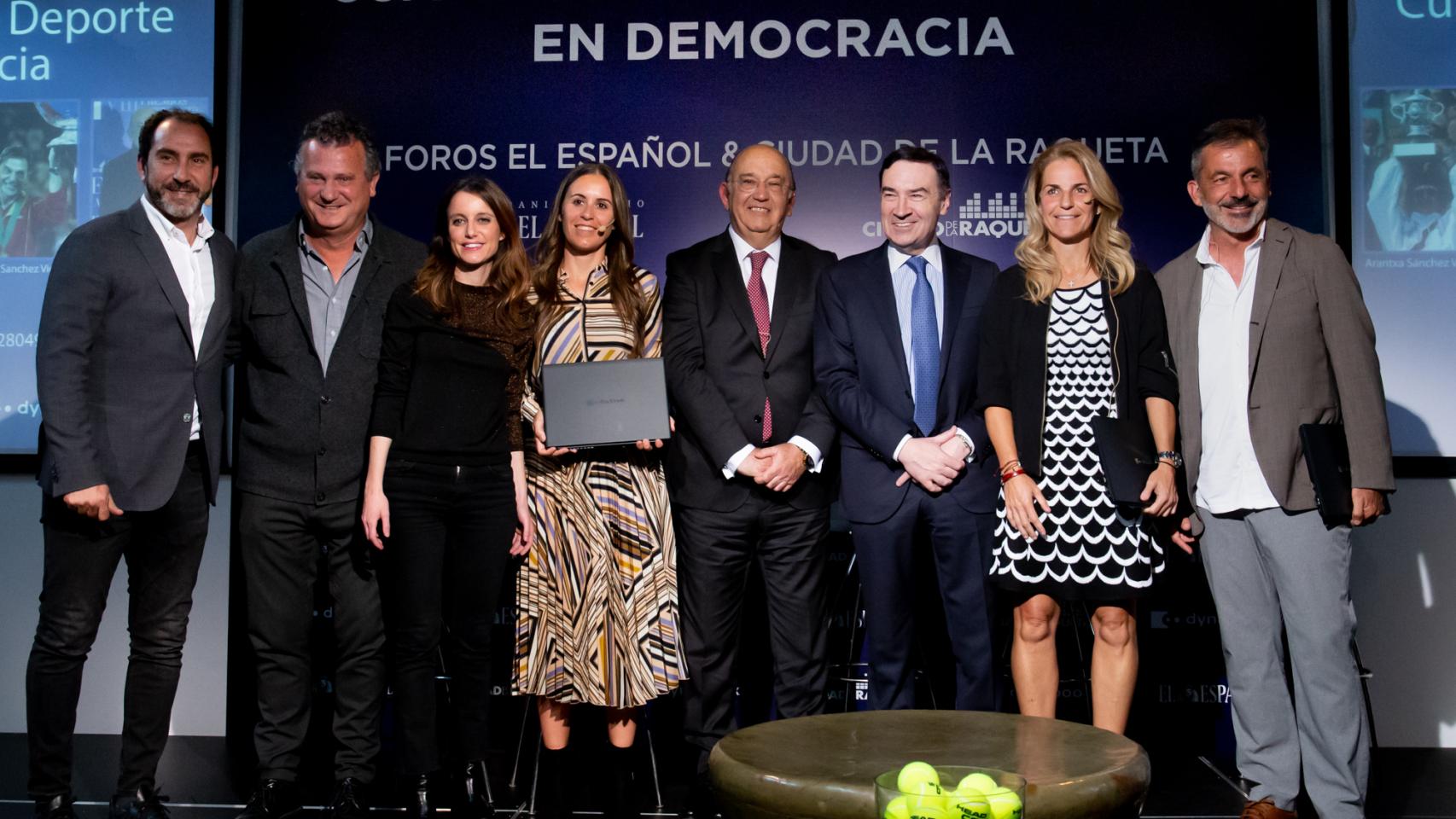 Albert Costa, Koki Martí, Andrea Levy, Anabel Medina, Miguel Díaz Román, Pedro J. Ramírez y Arantxa y Emilio Sánchez Vicario.