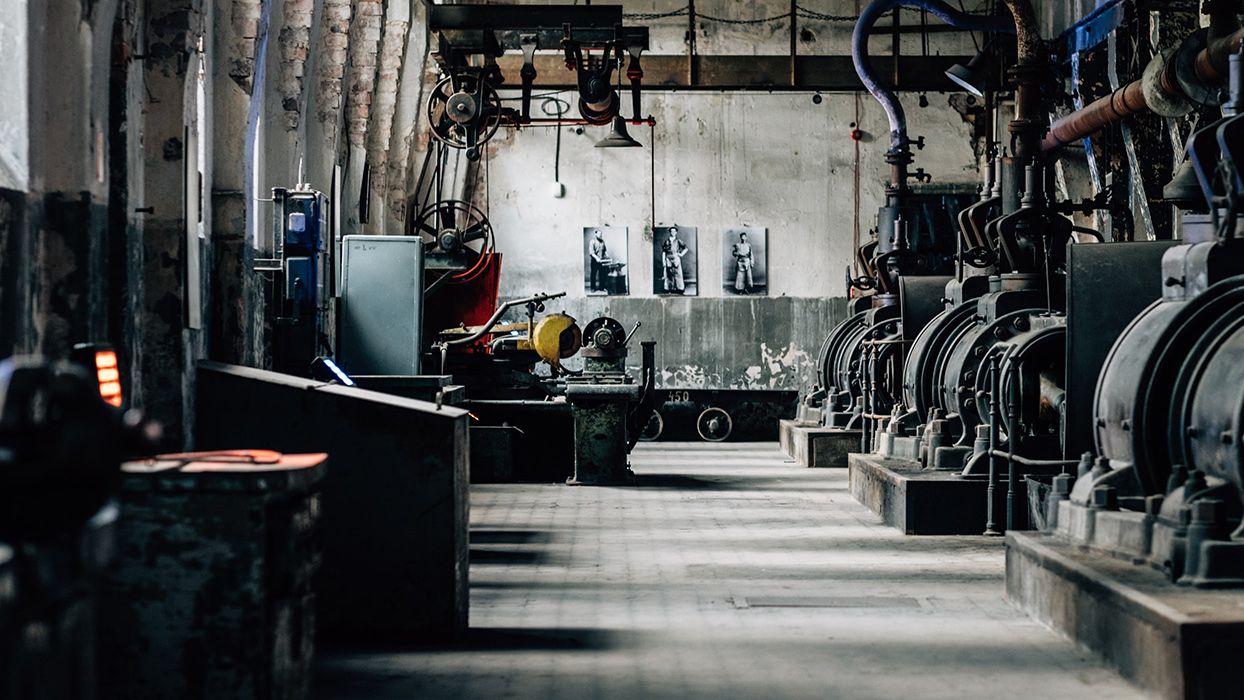 Stop desahucios en la industria española