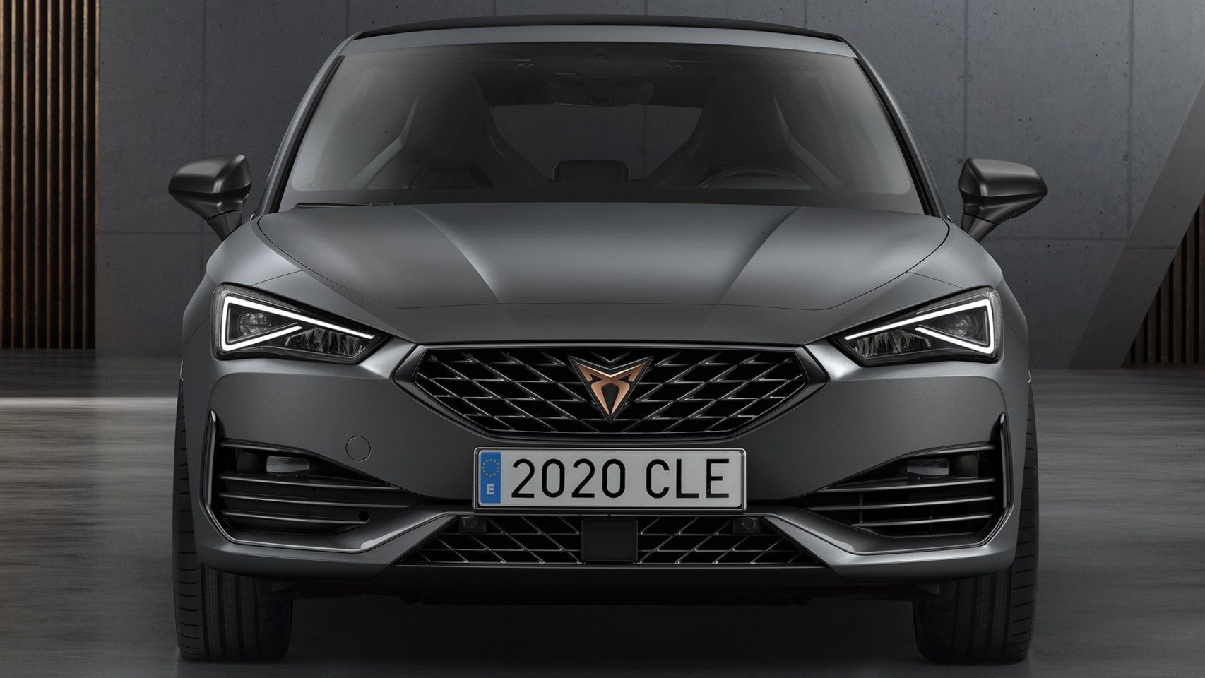 Frontal del nuevo Cupra León