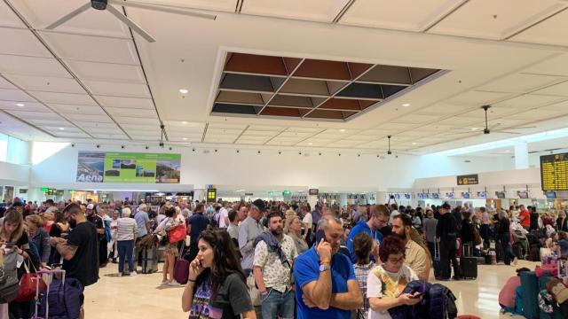 Pasajeros afectados en el aeropuerto de Lanzarote