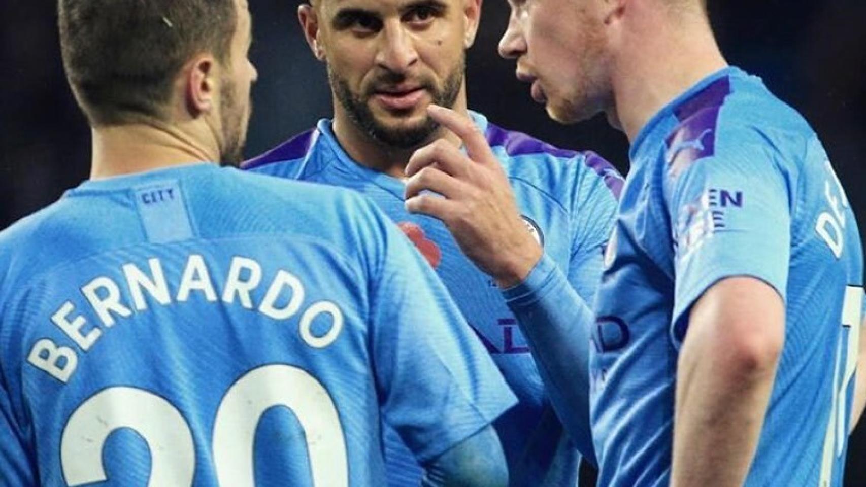 Kevin De Bruyne, Bernardo Silva y Kyle Walker, durante un partido del Manchester City