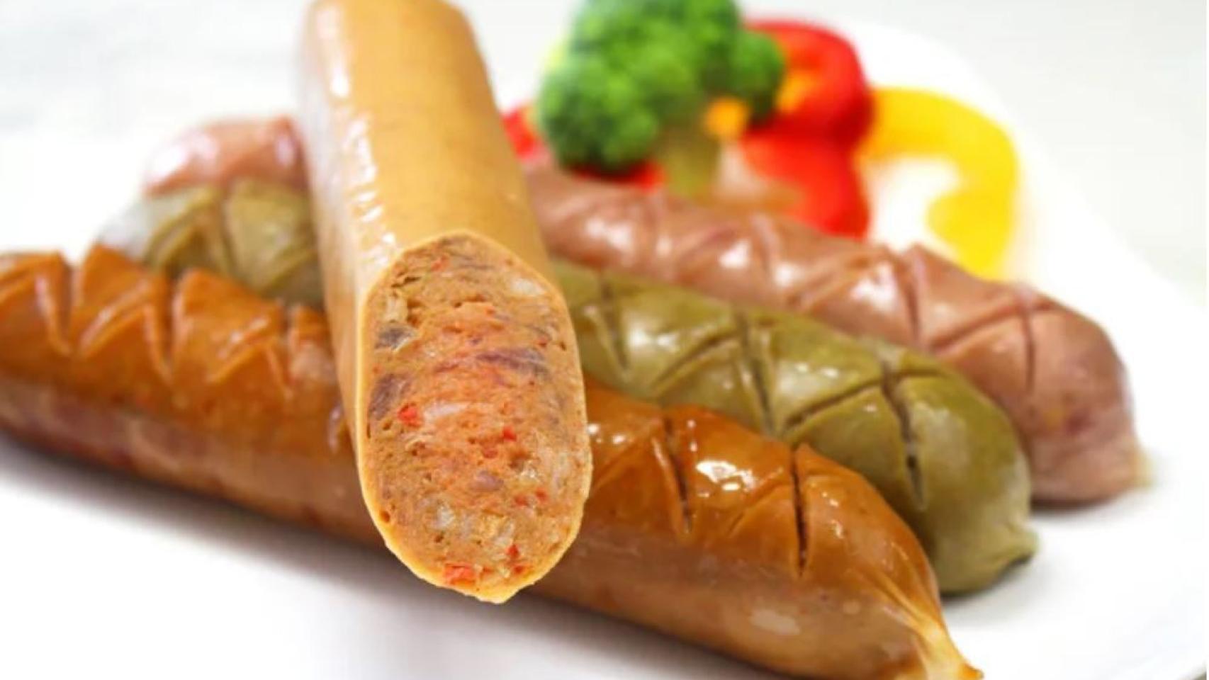 Unas salchichas veganas ultraprocesadas.