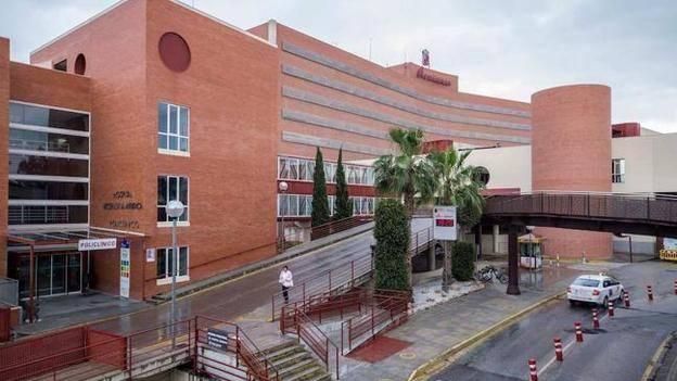 Fachada del Hospital Virgen de la Arraixaca, en Murcia