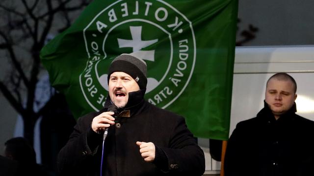 El líder del partido pro nazi L'SNS, Marian Kotleba, durante un mitin de campaña.