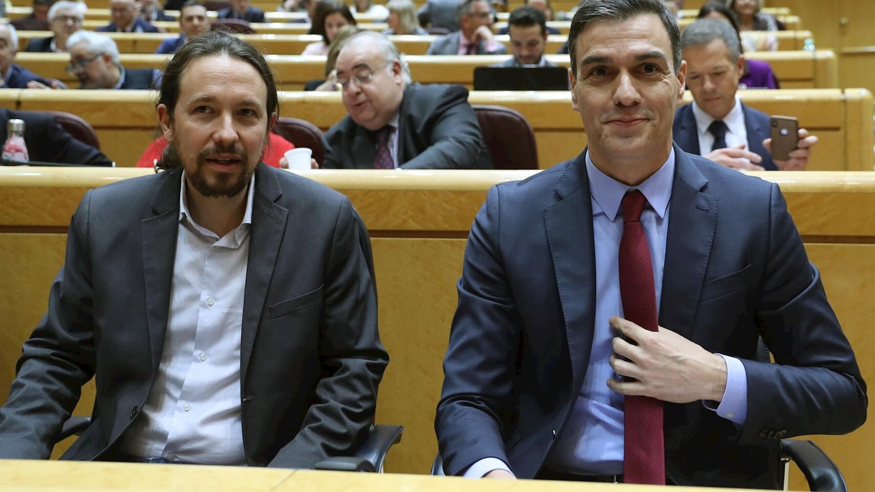 Pablo Iglesias y Pedro Sánchez, en una sesión de control al Gobierno.