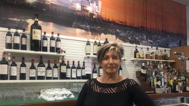 Ester López, en el local original de A Nova Lanchiña.