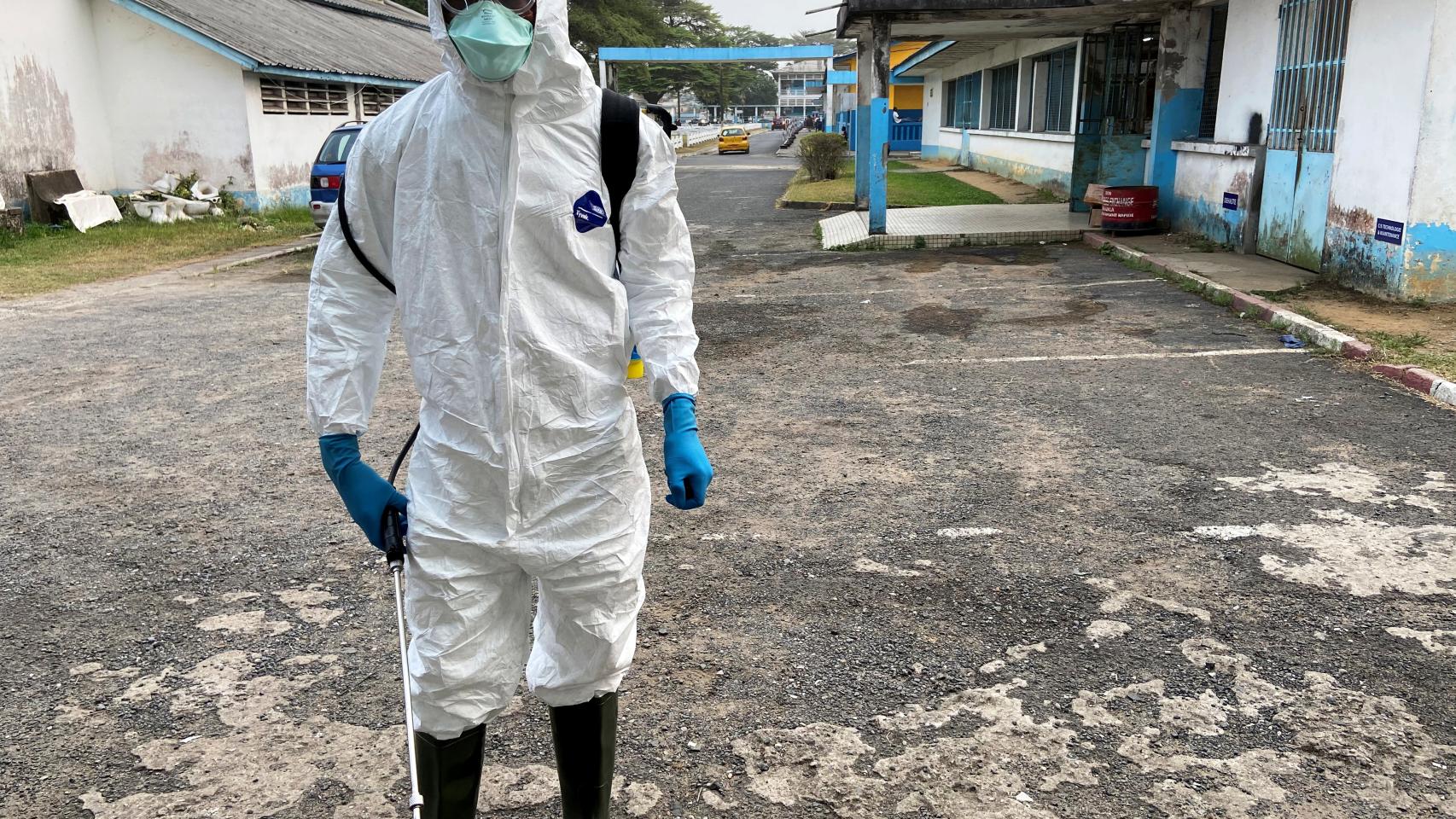 Personal médico en un hospital de Duala, Camerún
