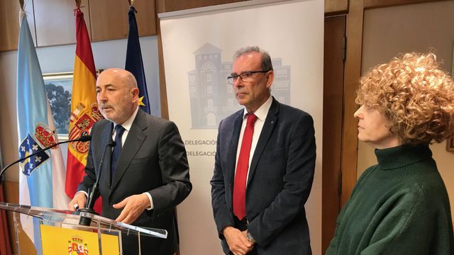 El delegado del Gobierno, Javier Losada, durante una rueda de prensa