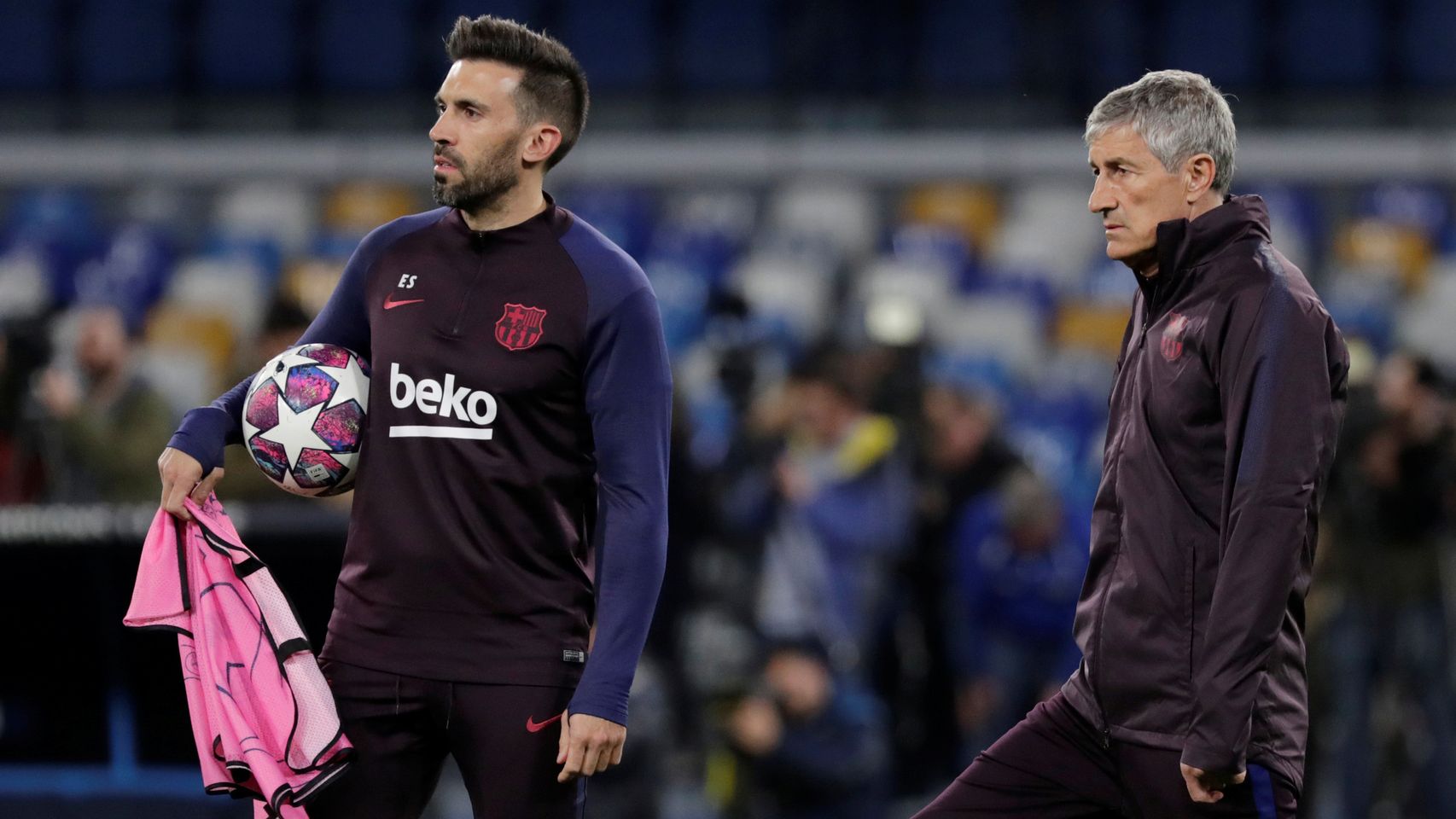 Eder Sarabia, junto a Quique Setién, durante el entrenamiento en la previa de el partido de Champions League frente al Nápoles