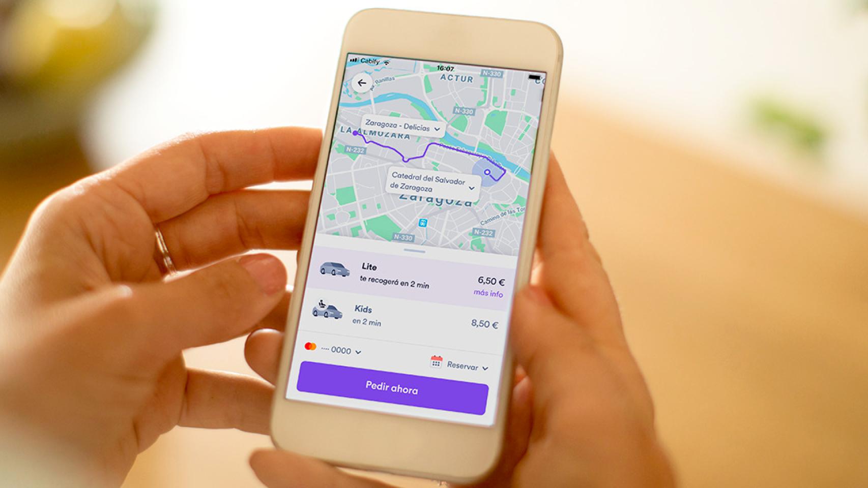 Cabify abre servicio en Zaragoza.