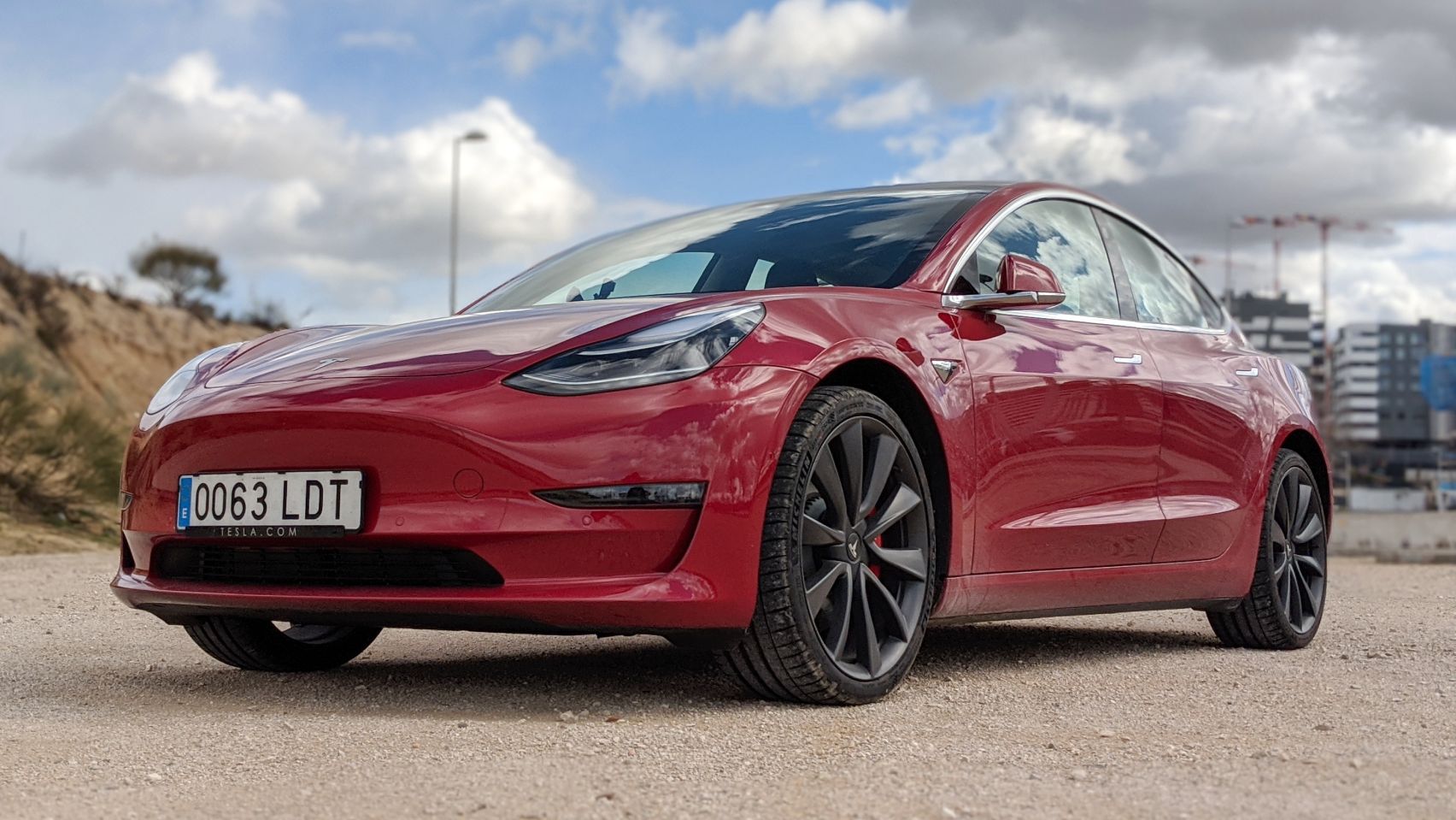 Tesla Model 3.