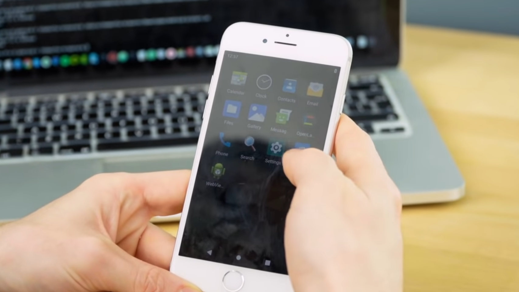 iPhone 7 ejecutando Android
