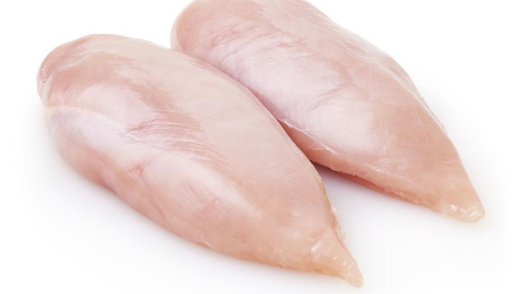 Dos pechugas de pavo crudas.