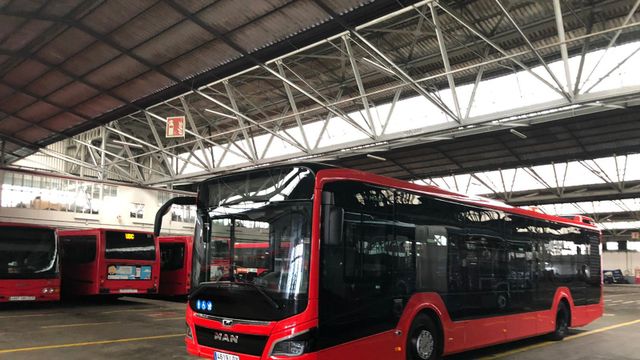 El nuevo bus híbrido que se incorpora mañana a la línea 6.