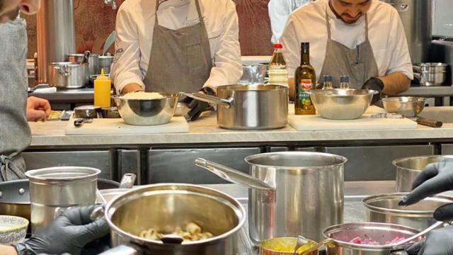 La crisis del coronavirus llega a los restaurantes: cancelaciones, medidas de seguridad e incertidumbre