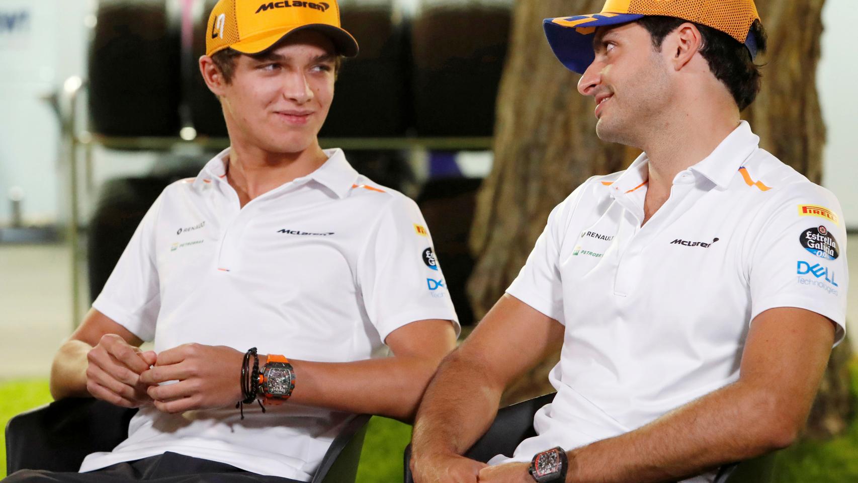 Lando Norris y Carlos Sainz Jr., durante un acto en Albert Park