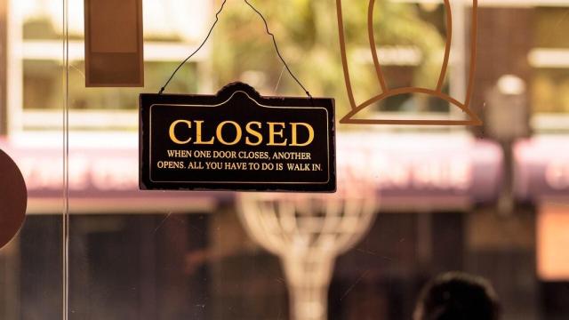 Cierres masivos de restaurantes por coronavirus en Madrid