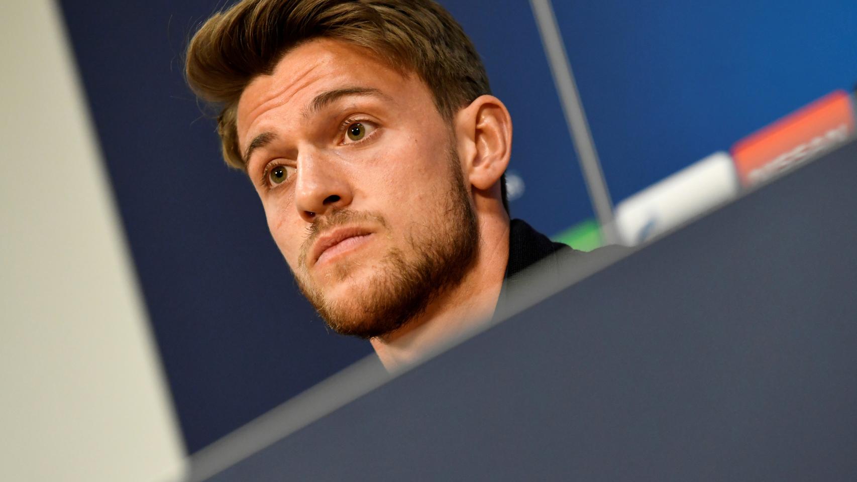 Rugani, en rueda de prensa con la Juventus