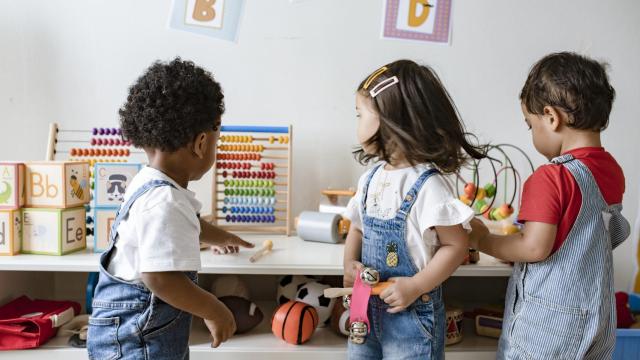Teletrabajo y niños en casa: 6 ideas para mantenerlos entretenidos