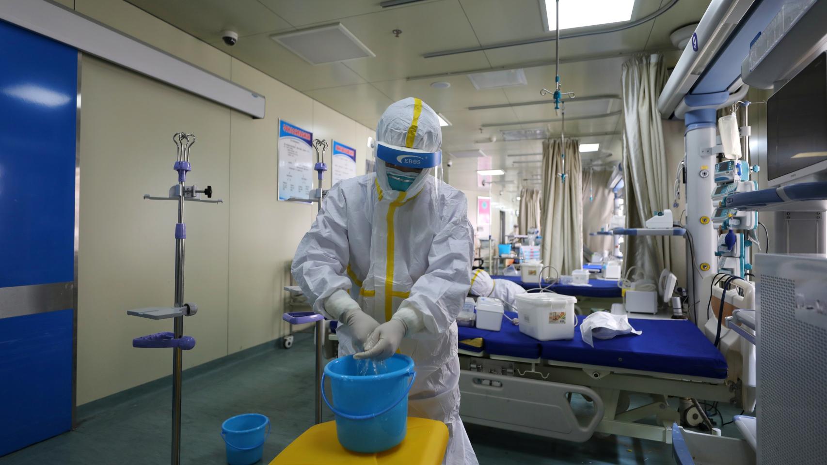 Médicos en un hospital.