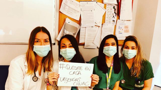 Personal del Chuac pide a la gente que se quede en casa para evitar propagar el virus