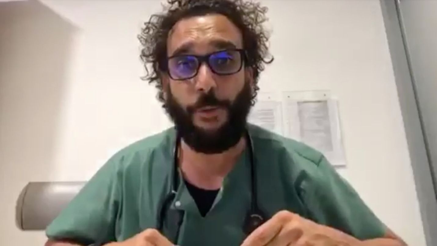 El médico granadino Jesús Candel, apodado 'Spiriman'.