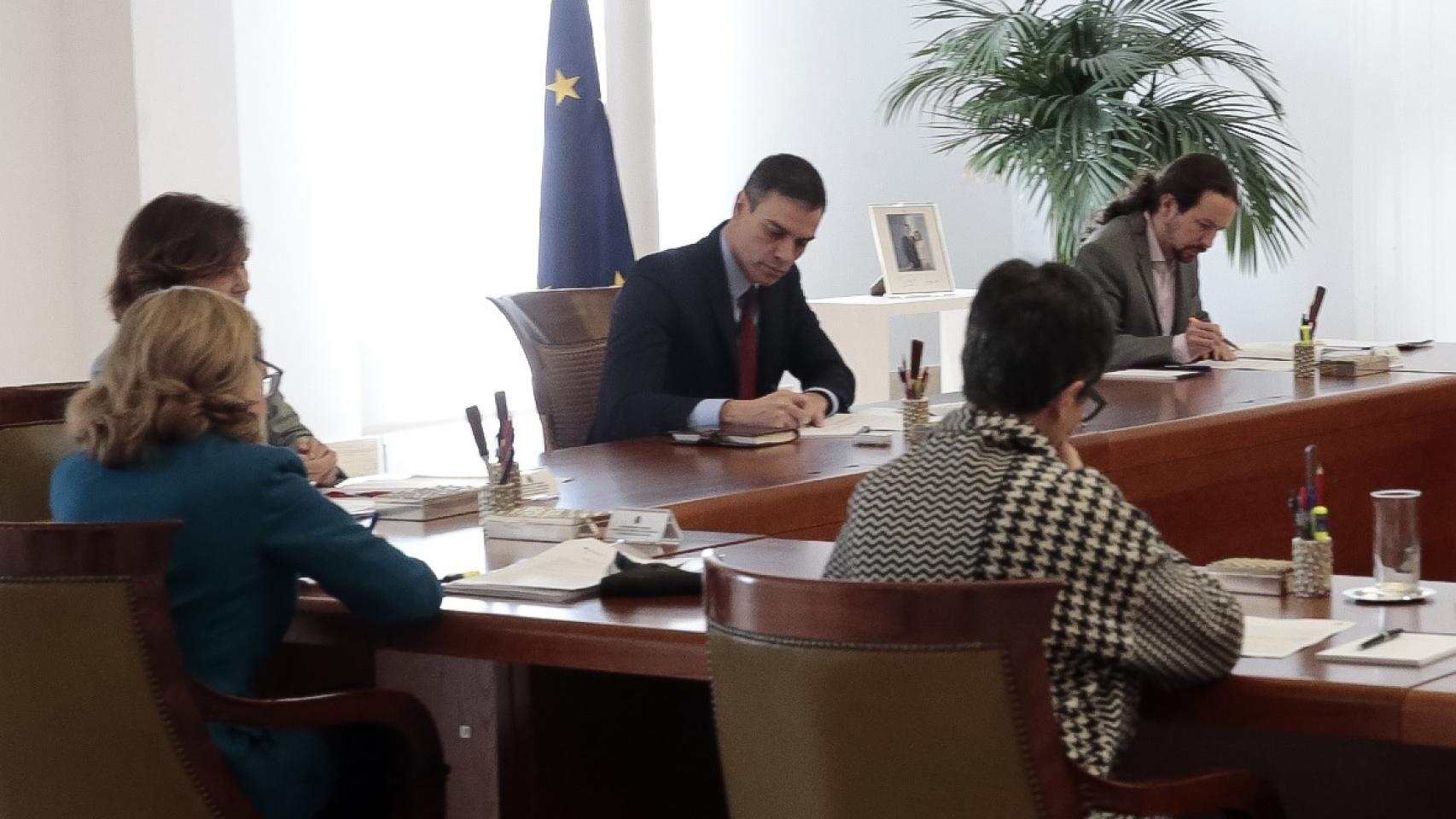 Calviño para los pies a Iglesias e impide medidas populistas que hundirían más la economía