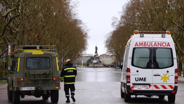 Efectivos de la UME desplegados por las calles del centro de Valladolid.