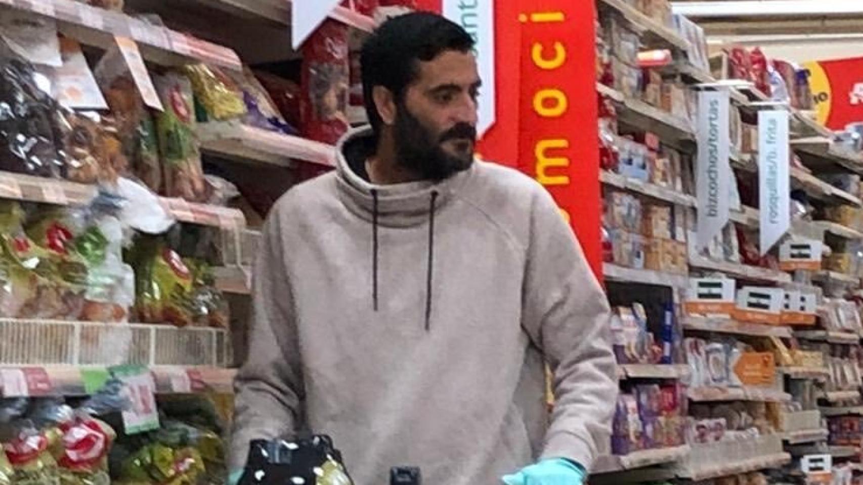 Dani Güiza haciendo la compra en el supermercado