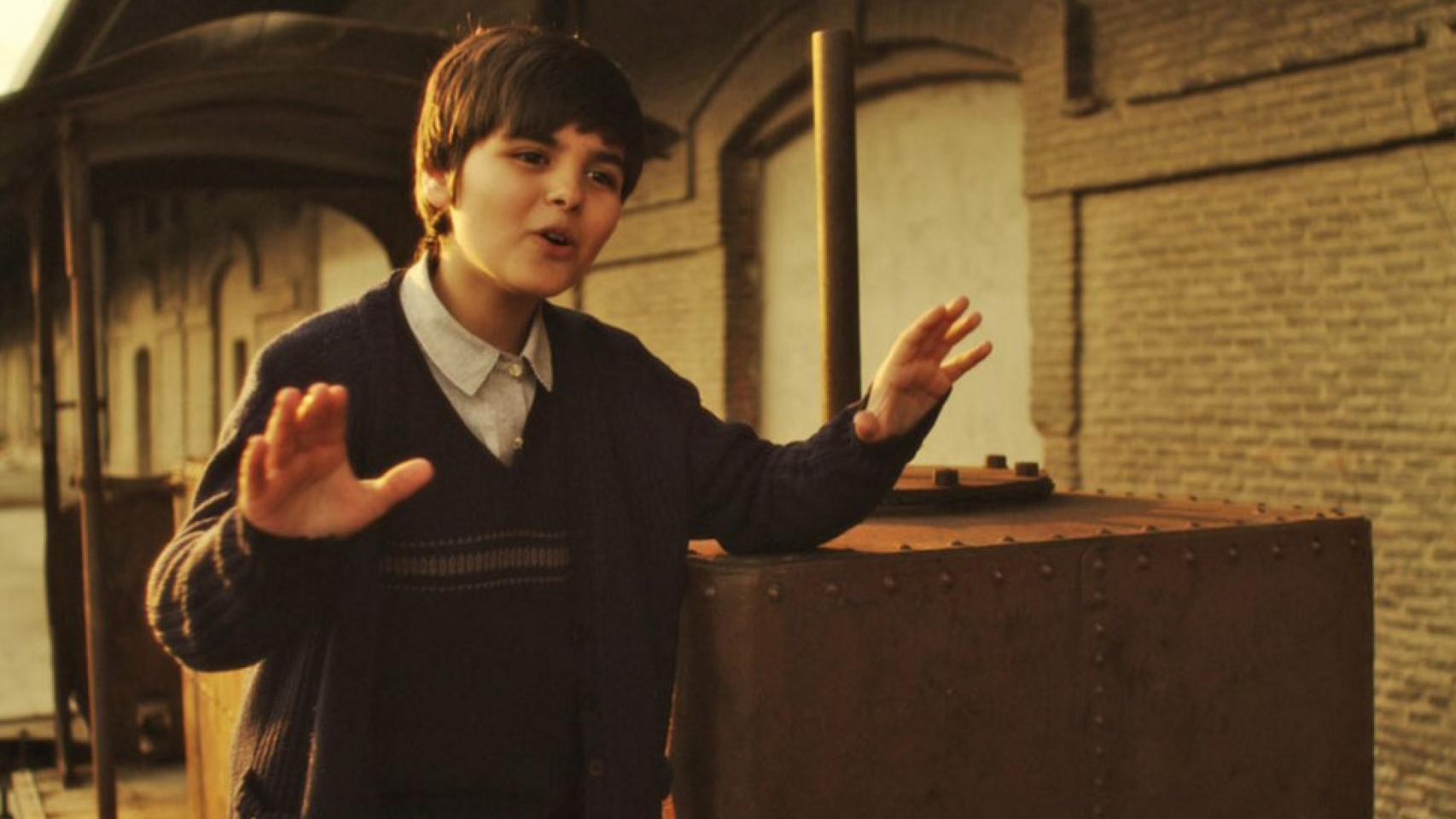 El pasado televisivo de Abraham Mateo como 'Raphael', que regresa a Atreseries