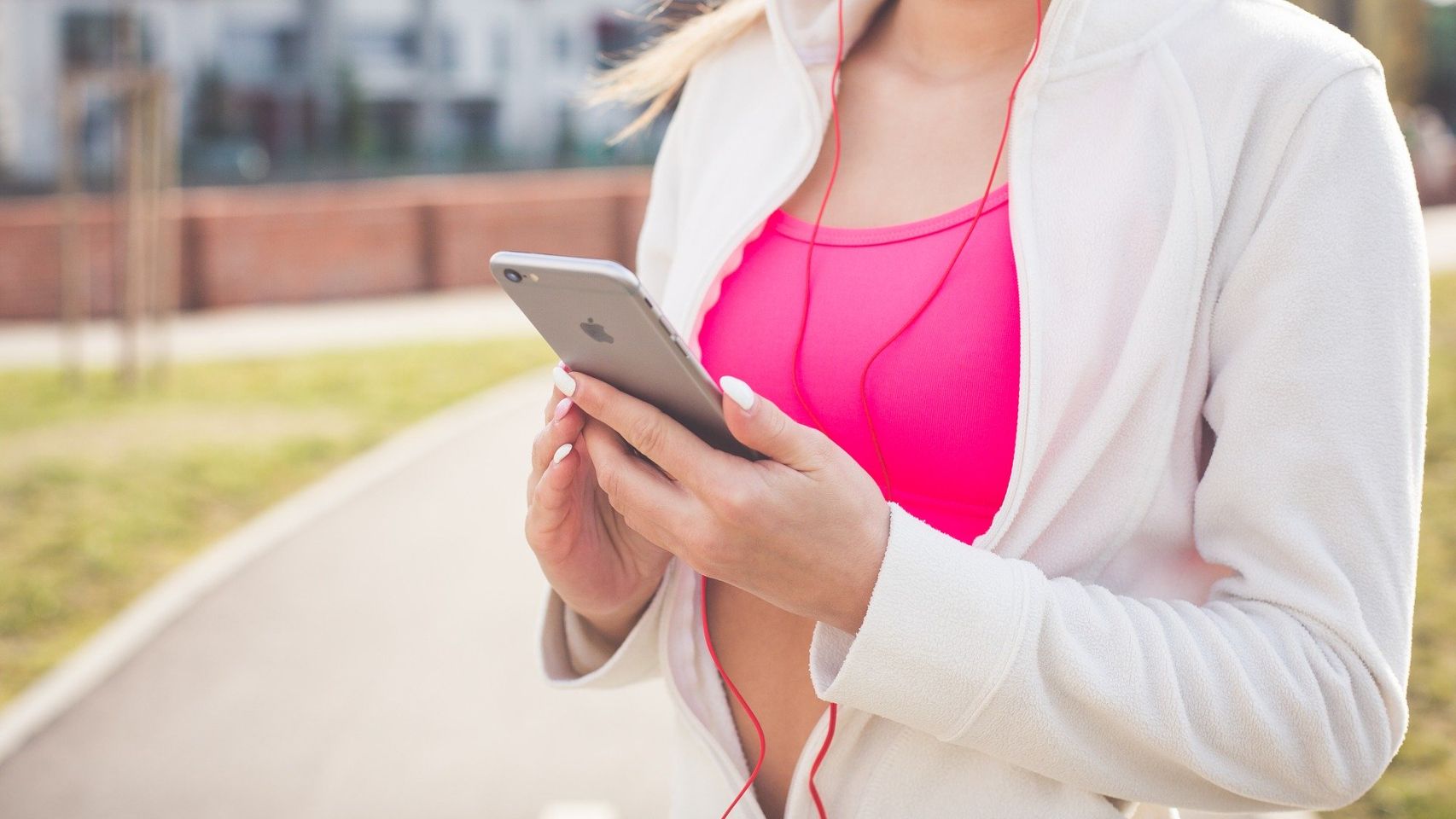 Runner usando un smartphone