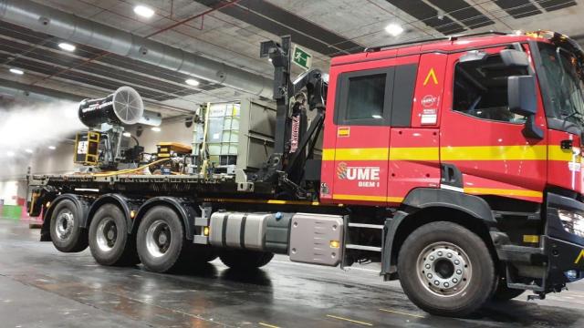 El artefacto está diseñado para pulverizar desinfectante en grandes superficies.