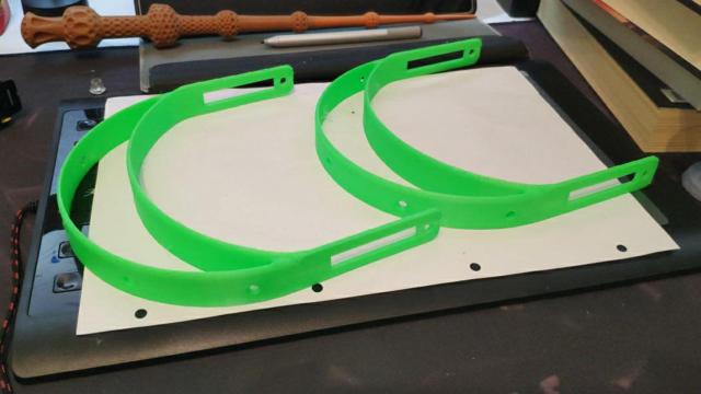 Diadema impresa en 3D por el grupo Aramakers3D.