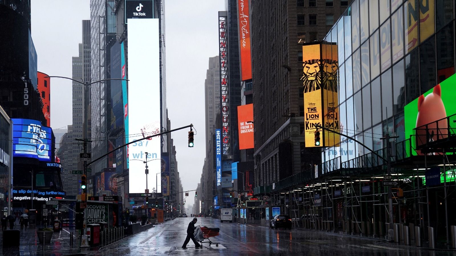 Times Square en Nueva York, vacío por la cuarentena decretada por Andrew Cuomo