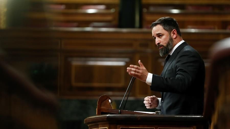 Santiago Abascal se dirige a Sánchez durante su última intervención en el Congreso.