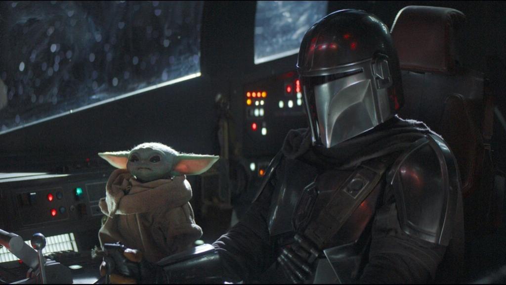 ‘The mandalorian’ junto a Baby Yoda