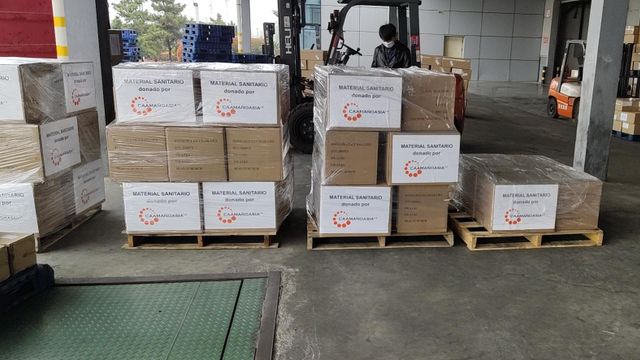 Cajas de mascarillas para donar