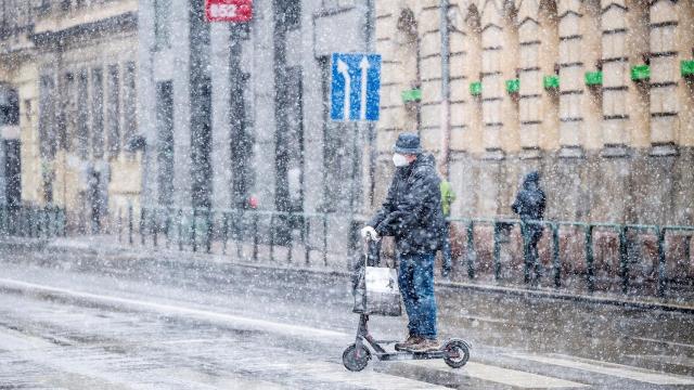 La nieve regresa a gran parte de Europa a comienzos de primavera. EFE/EPA.